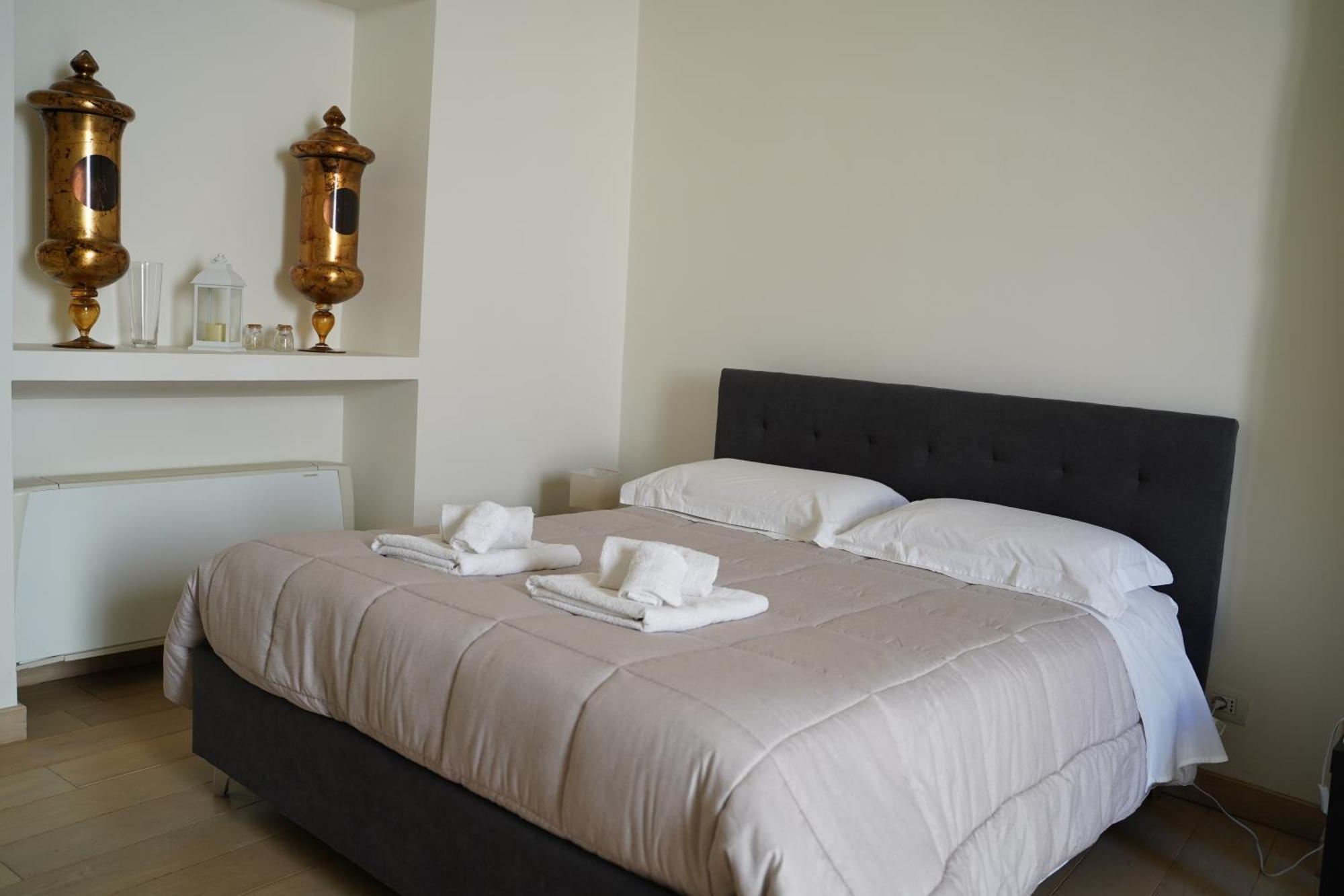 Suite Home D'Aragona Lecce Eksteriør billede